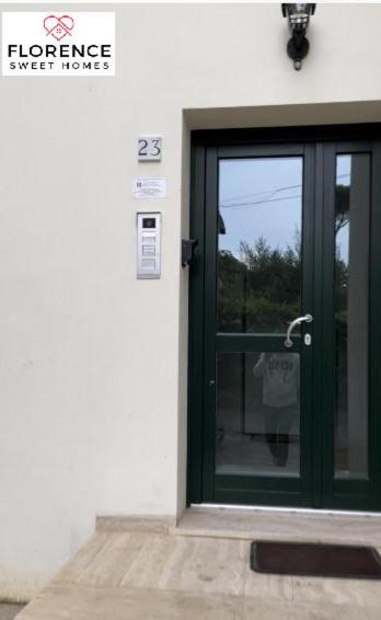 Lella Apartment With Free Parking By Florence Sweet Homes ภายนอก รูปภาพ